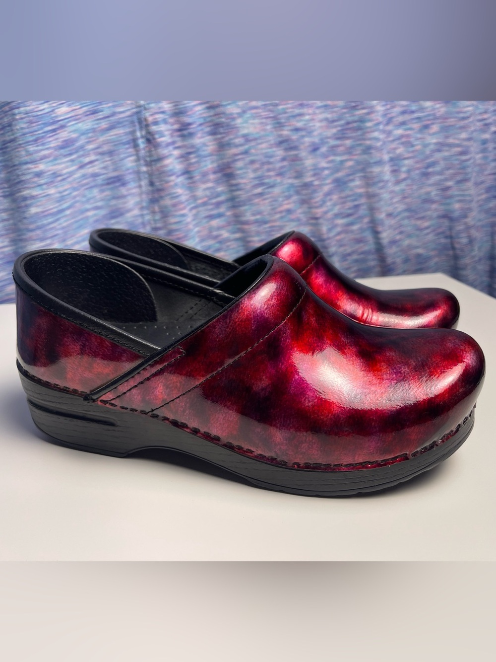Dansko Professional Clog Marbled Red Patent leather Size 8.5-9